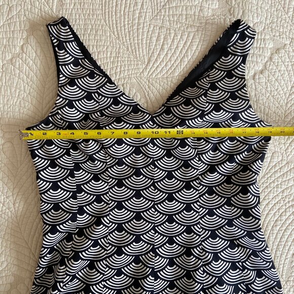 Nine West Double V Fit & Flare Midi Dress Women's 14 Black Geometric Sleeveless - Picture 10 of 10